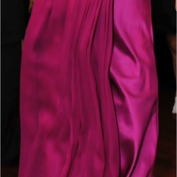 Elegant Pink Evening Dress, Size 4. - Picture 4 of 12